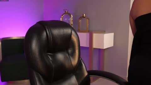 Madeline online show from September 19, 8:51 am