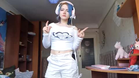 Alice Kaneki online show from February 3, 6:40 am