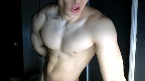 Sexyboymadison online show from March 20, 11:43 pm