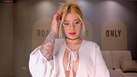 Madison Kane online show from January 18, 11:08 am