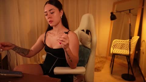 madisonlara online show from March 19, 5:40 pm