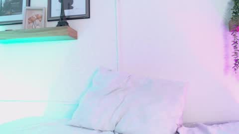    online show from March 28, 7:26 pm