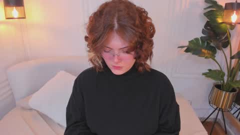 madissonmoore5 online show from September 23, 12:32 pm