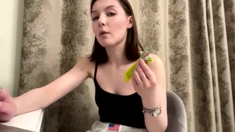 Mary online show from March 29, 3:57 pm