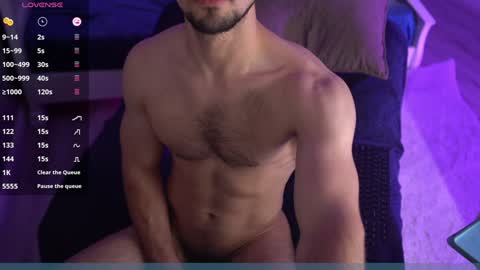 Snapshot of madmaxbad chatting on January 1, 9:39 am madmaxbad online show from January 1, 9:39 am