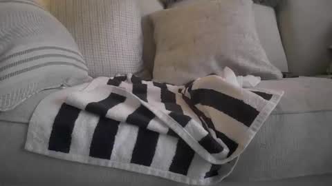 madryan77 online show from December 22, 9:10 pm