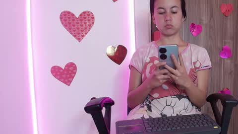 Snapshot of mady_gh chatting on March 12, 6:51 am mady online show from March 12, 6:51 am