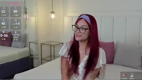 Mae Lyra online show from February 2, 9:44 pm