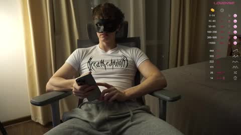 Snapshot of maestro3369 chatting on February 23, 7:38 pm Mike XMaestro 3369 online show from February 23, 7:38 pm