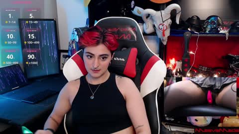 Snapshot of maevemads chatting on December 28, 1:08 am Meaves online show from December 28, 1:08 am