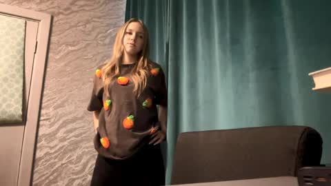 Sara online show from March 29, 6:26 am