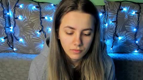 Maggie online show from February 13, 2:59 am