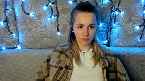 Maggie online show from May 16, 1:46 am