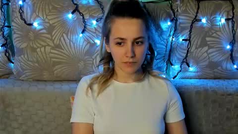 Maggie online show from March 8, 2:04 am