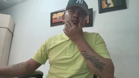 magic_milk23 online show from October 28, 5:08 am