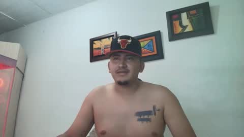 magic_milk23 online show from November 14, 3:31 am