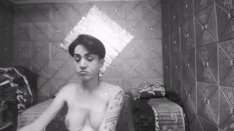 Snapshot of magicsaya chatting on December 21, 7:13 am TsKaycee online show from December 21, 7:13 am