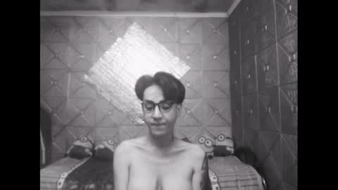 Snapshot of magicsaya chatting on December 29, 7:50 am TsKaycee online show from December 29, 7:50 am