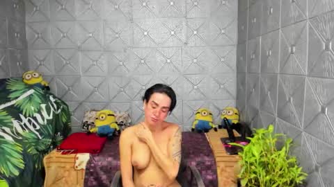 Snapshot of magicsaya chatting on October 5, 1:47 am TsKaycee online show from October 5, 1:47 am