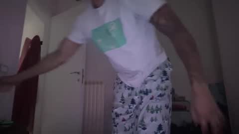 Snapshot of magicsempai chatting on December 6, 11:50 am Magicsempai online show from December 6, 11:50 am