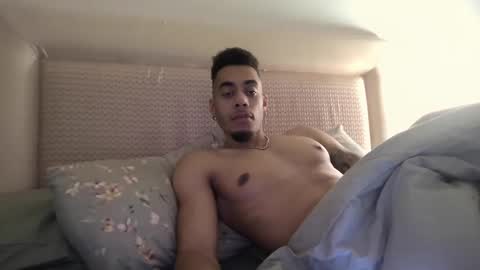 Snapshot of magicsempai chatting on February 3, 3:38 pm Magicsempai online show from February 3, 3:38 pm