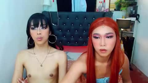 BELLA AND HANA online show from November 17, 7:27 pm