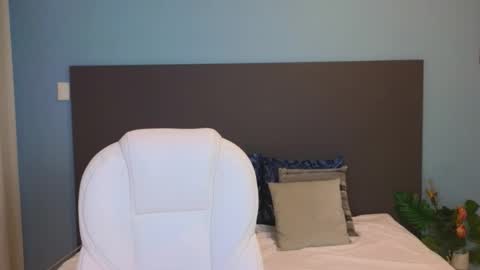 Maiaa Ruiz  online show from January 27, 1:30 pm