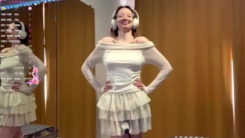 Elina online show from October 4, 8:34 am