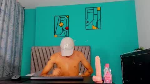 Maikol online show from April 8, 12:30 pm