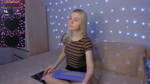 Your kitty online show from March 24, 3:51 pm