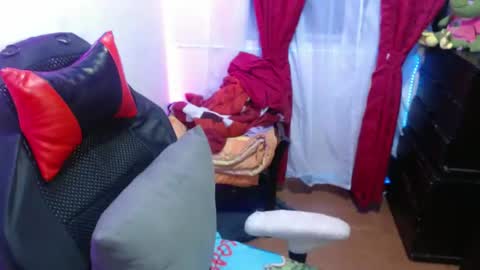 Hello friends Im on another account    online show from February 8, 6:12 am