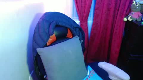 Hello friends Im on another account    online show from February 13, 5:16 am