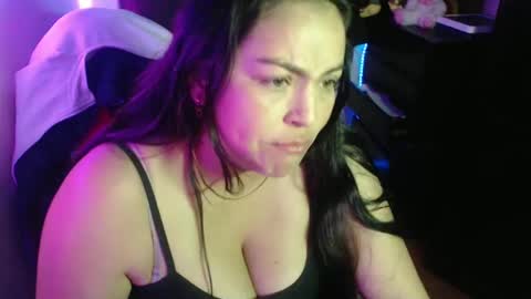 Hello friends Im on another account    online show from February 26, 2:08 am