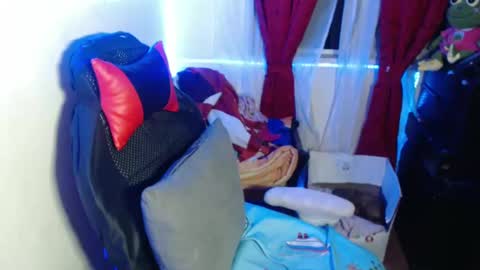 Hello friends Im on another account    online show from January 23, 7:22 am