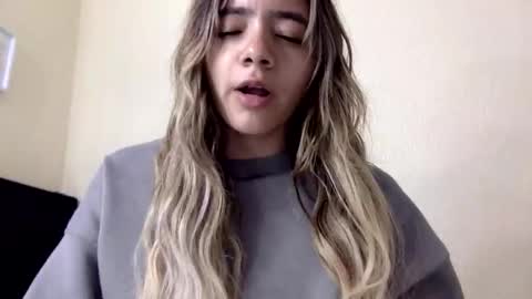 majo_gomezz online show from April 3, 2:40 am