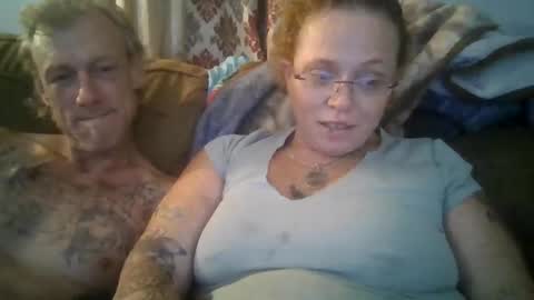 Snapshot of make_me_cum_69x chatting on September 18, 9:02 am make_me_cum_69x online show from September 18, 9:02 am