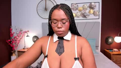 makena online show from March 14, 3:21 am