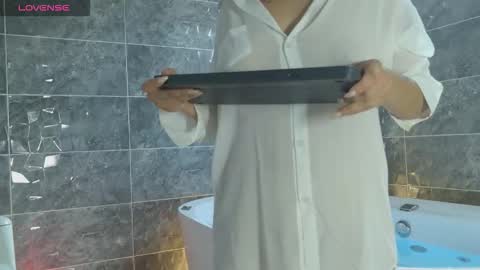 Maki online show from December 14, 9:10 pm