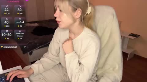 maksisisia online show from October 27, 2:50 pm