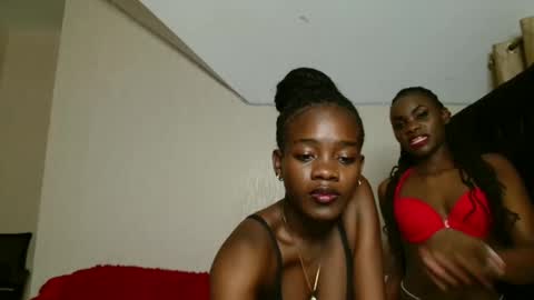 malani_malia online show from November 10, 3:59 pm