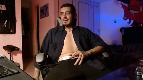 malek_xarx online show from March 12, 3:32 am