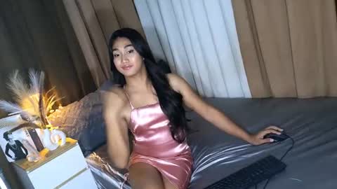 maliacollins online show from July 28, 11:39 am