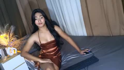 maliacollins online show from July 31, 6:53 pm