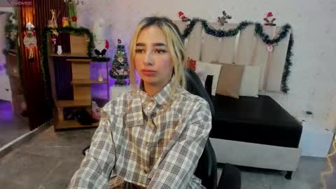 Malory  online show from January 14, 7:33 pm