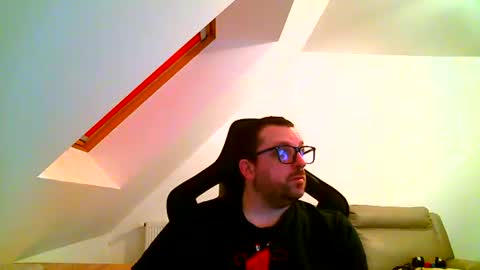 breton online show from March 1, 7:48 pm