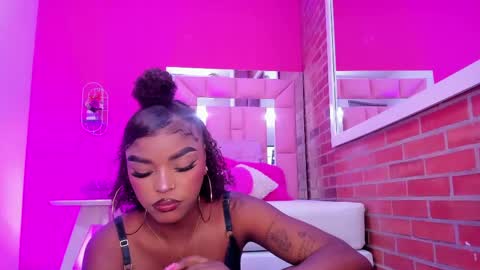Malu online show from May 27, 3:20 pm