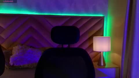   online show from September 18, 11:42 pm