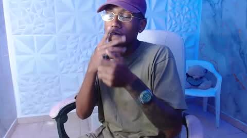 man_sant11 online show from April 12, 4:44 pm