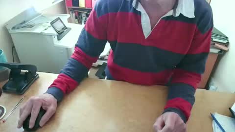 manbitcher online show from April 8, 8:06 am