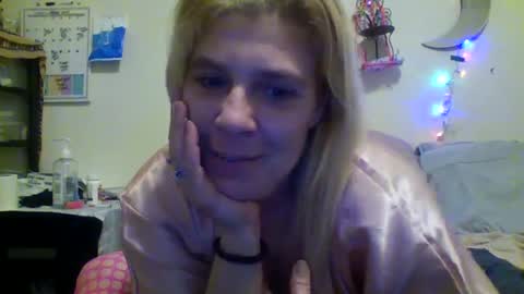 mindy22 online show from February 2, 2:06 am